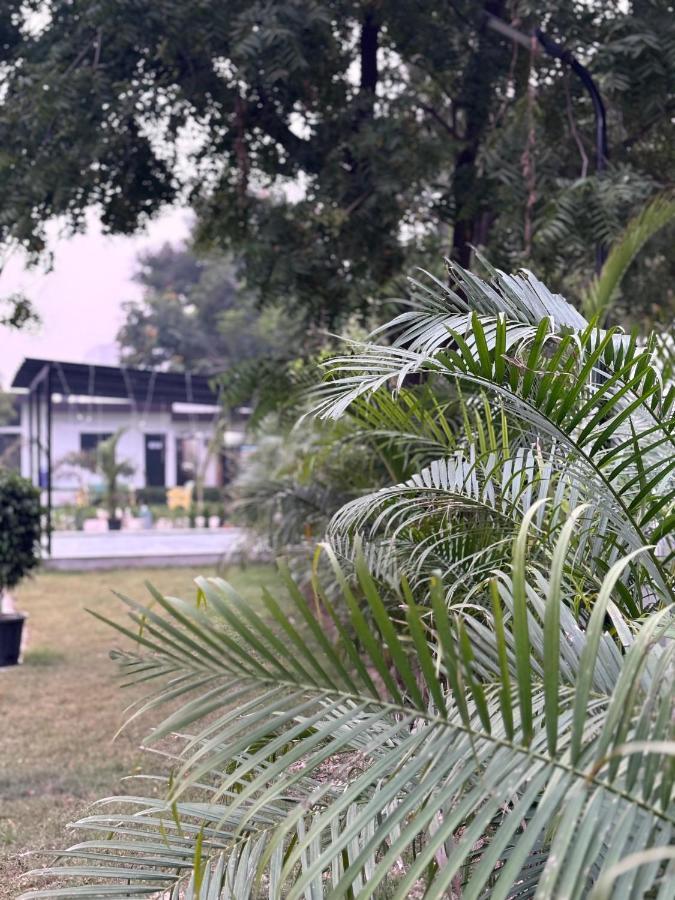 Vila Inara Farms Lakhnaú Exteriér fotografie